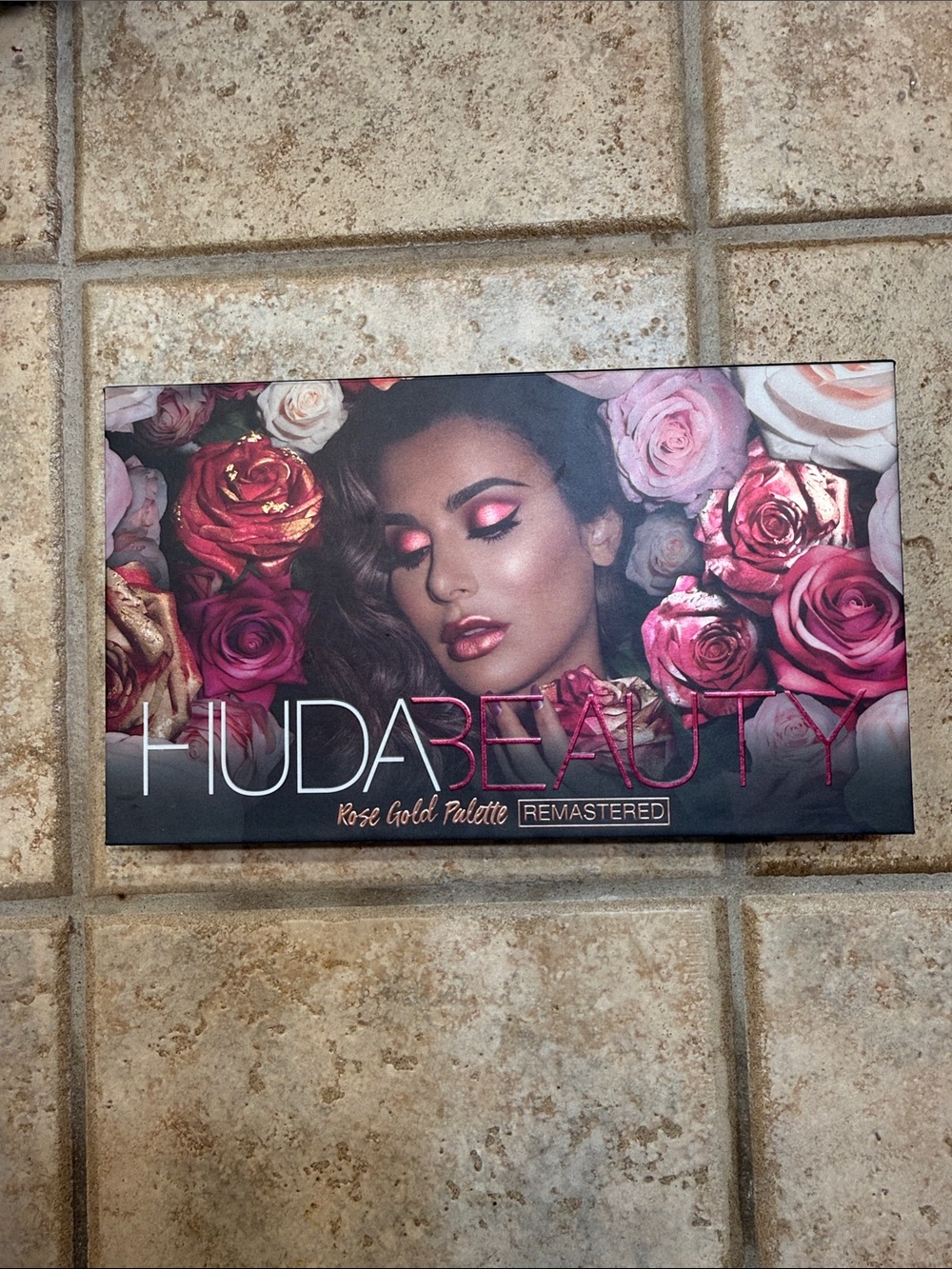 HUDA BEAUTY Rose Gold Palette — Pink & Rose Shades
